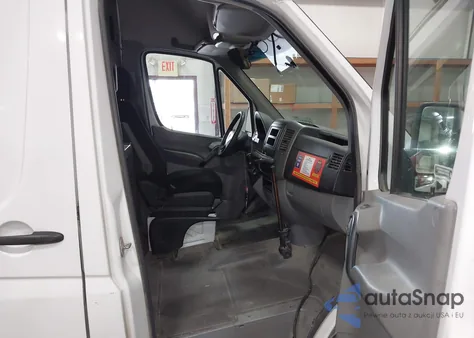 2014 Mercedes-Benz Sprinter 2500 High Roof z USA, uszkodzony, nr VIN WD3PE8DE8E5901139